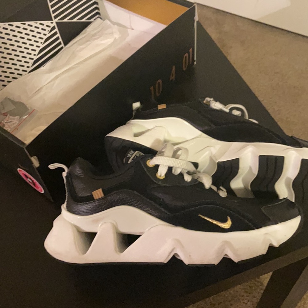 NIKE Serena Williams Design Crew × Wmns RYZ 365 II Black Metallic Gold